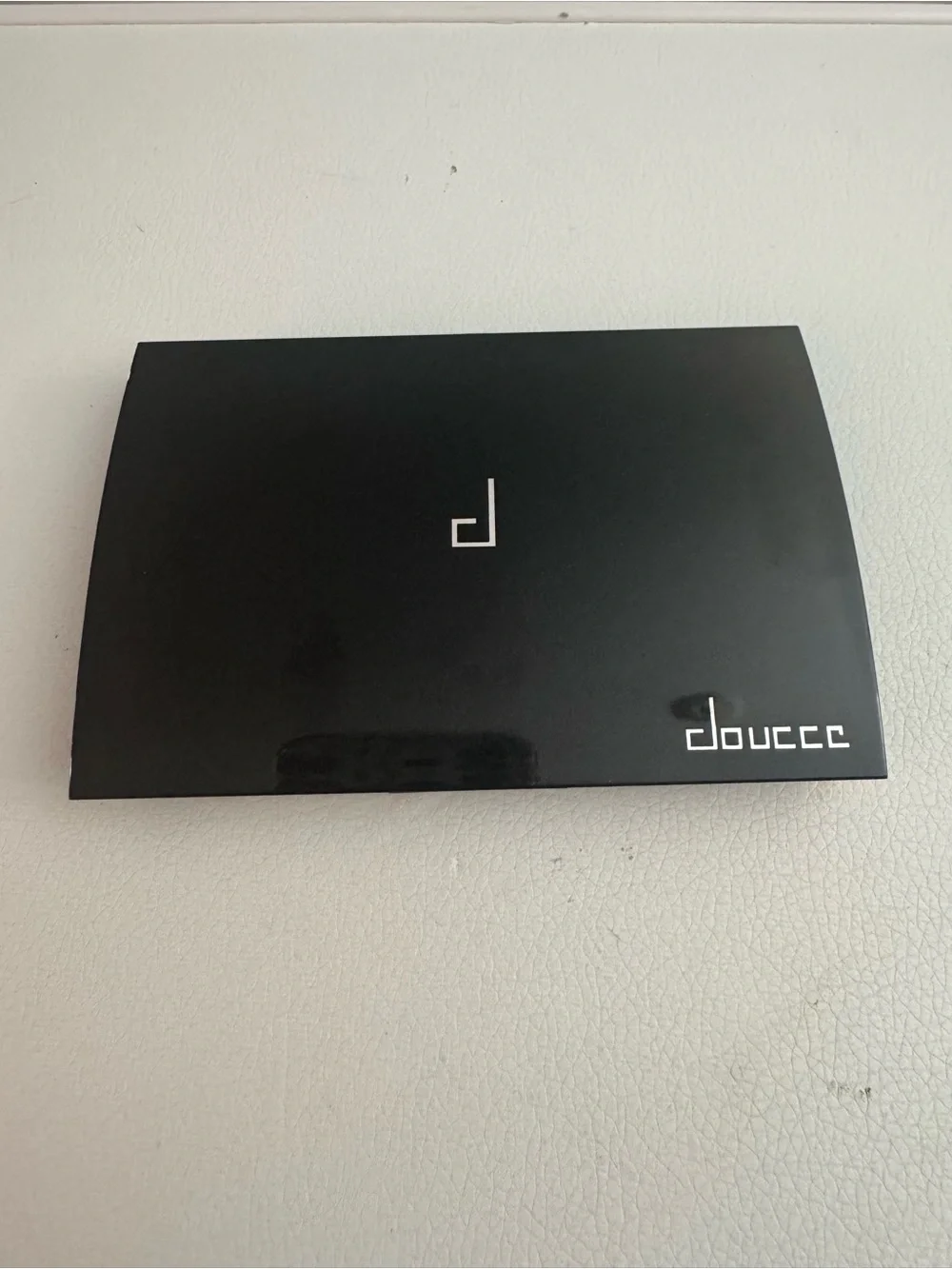 Doucce compact eyeshadow